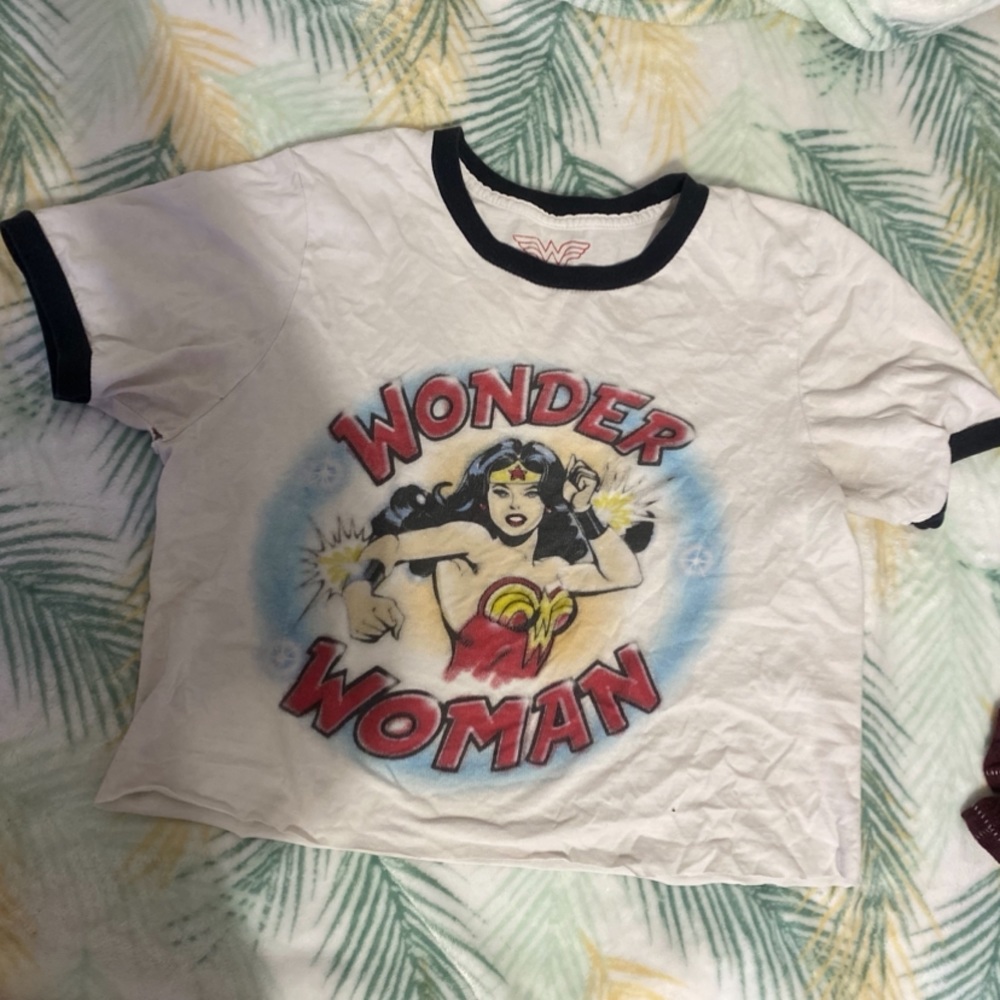 Wonder Woman Cropped Graphic T shirt